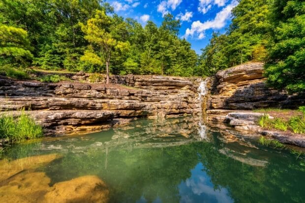 Branson hiking trail through Ozark nature
